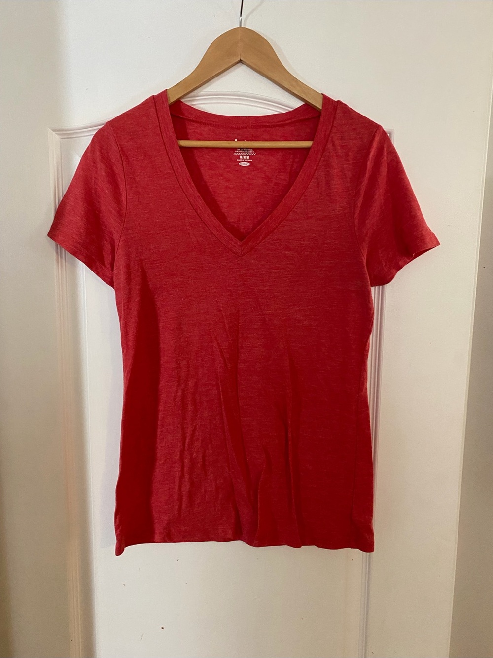 Old Navy Red V-Neck Short Sleeve Tee